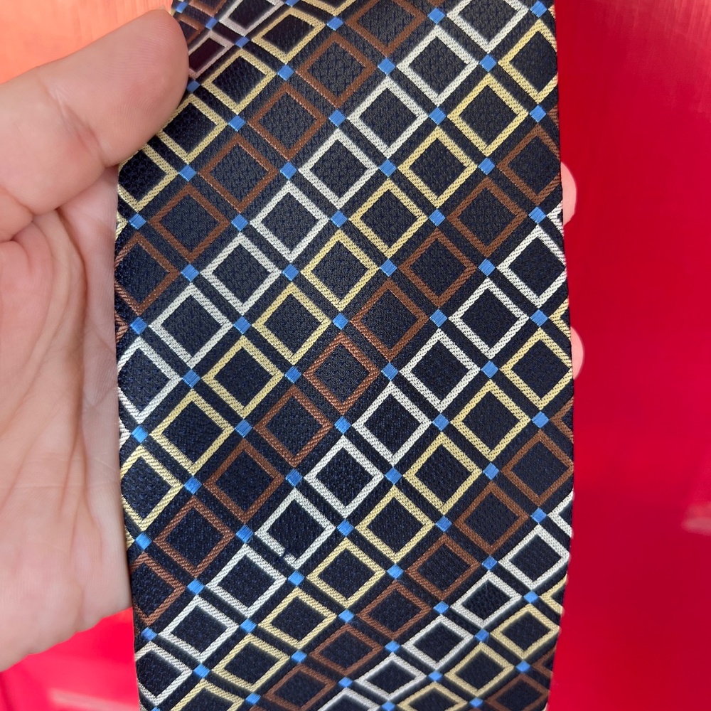 Bergamo New York Men's Tie Diamonds Brown Yellow White Blue